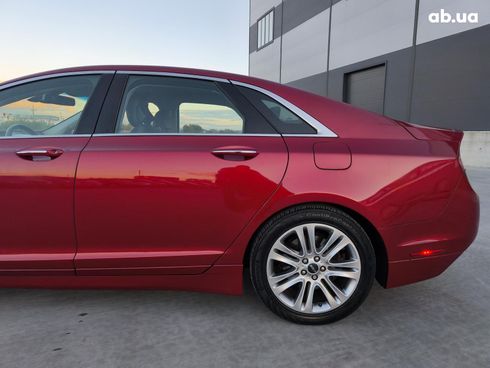 Lincoln MKZ 2015 красный - фото 8