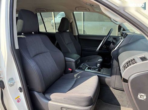 Toyota Land Cruiser Prado 2019 - фото 11