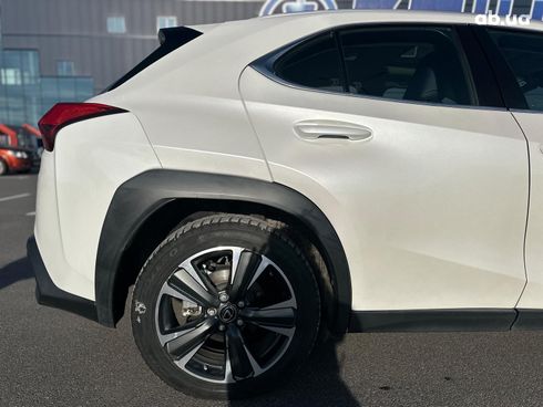 Lexus UX 2019 белый - фото 7