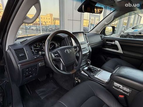 Toyota Land Cruiser 2017 - фото 16