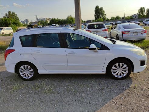 Peugeot 308 2012 белый - фото 2