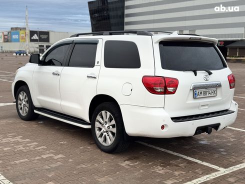 Toyota Sequoia 2011 белый - фото 2