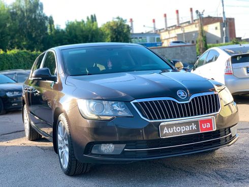 Skoda Superb 2013 коричневый - фото 3