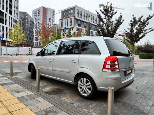 Opel Zafira 2009 - фото 12