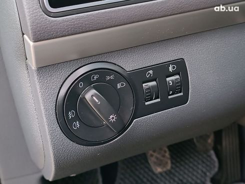 Volkswagen Touran 2007 черный - фото 25