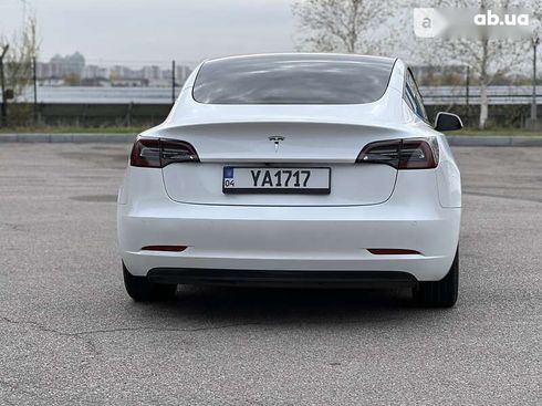 Tesla Model 3 2021 - фото 26