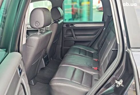Volkswagen Touareg 2007 черный - фото 7