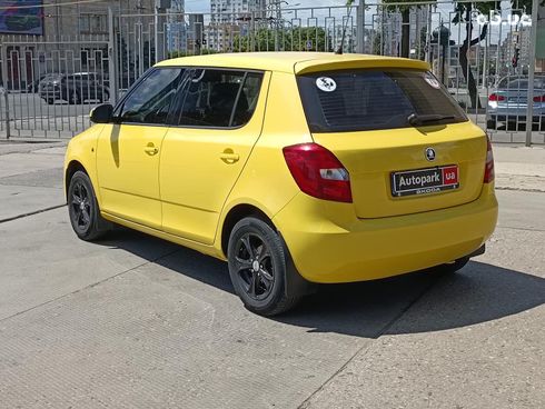 Skoda Fabia 2008 желтый - фото 7