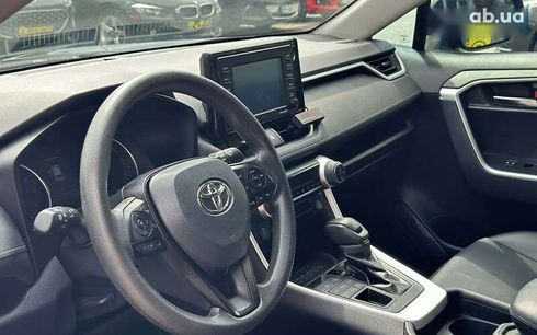 Toyota RAV4 2020 - фото 9