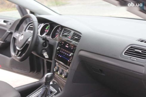 Volkswagen e-Golf 2020 - фото 29