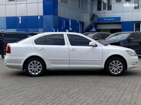 Skoda octavia a5 2010 белый - фото 4