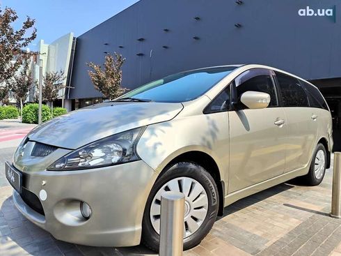 Mitsubishi Grandis 2007 - фото 3