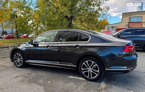 Volkswagen Passat 2019 - фото 16