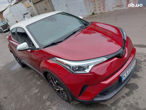Toyota C-HR 2018 вишневый - фото 17
