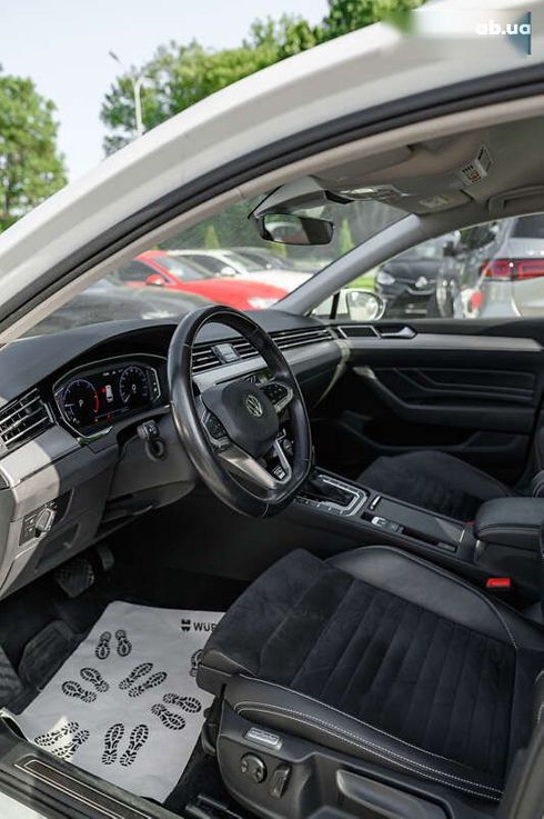 Volkswagen Passat 2020 - фото 11