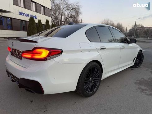 BMW 5 серия 2017 - фото 13