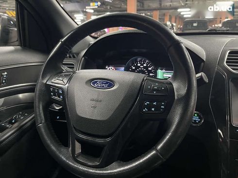 Ford Explorer 2017 - фото 16