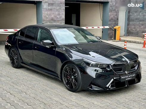 BMW M5 2025 - фото 9
