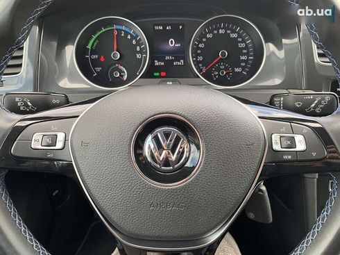 Volkswagen e-Golf 2020 - фото 22