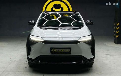 Toyota bZ 2022 - фото 2