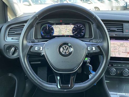 Volkswagen e-Golf 2020 - фото 22