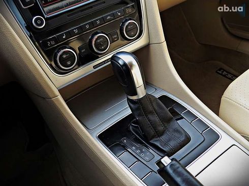 Volkswagen Passat 2012 - фото 12