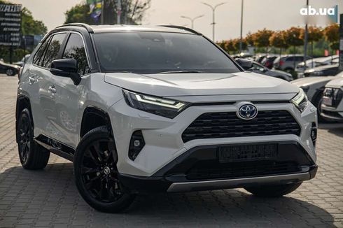 Toyota RAV4 2022 - фото 2