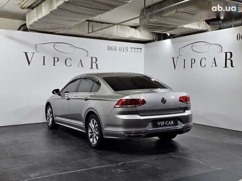 Volkswagen Passat 2015 - фото 8