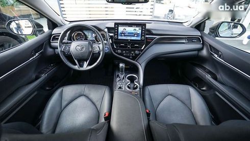 Toyota Camry 2022 - фото 8