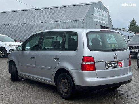 Volkswagen Touran 2005 серый - фото 7
