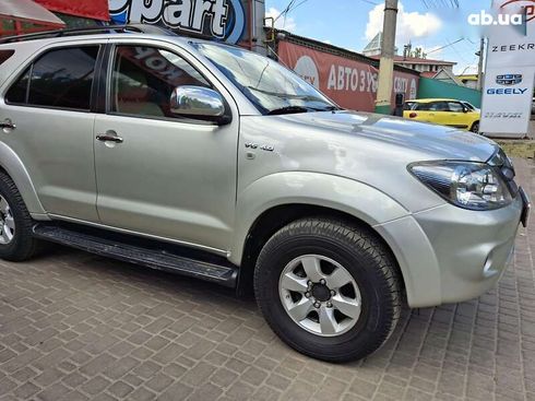 Toyota Fortuner 2007 - фото 6