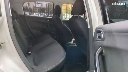 Peugeot 208 2017 - фото 12