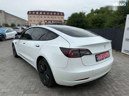 Tesla Model 3 2022 - фото 4