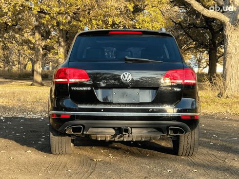 Volkswagen Touareg 2016 черный - фото 5