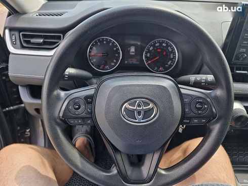 Toyota RAV4 2019 - фото 19