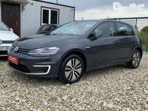 Volkswagen e-Golf 2020 - фото 10