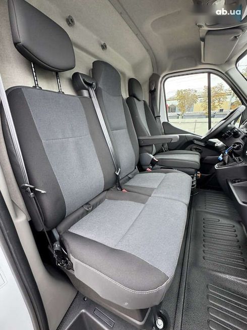 Renault Master 2021 - фото 24