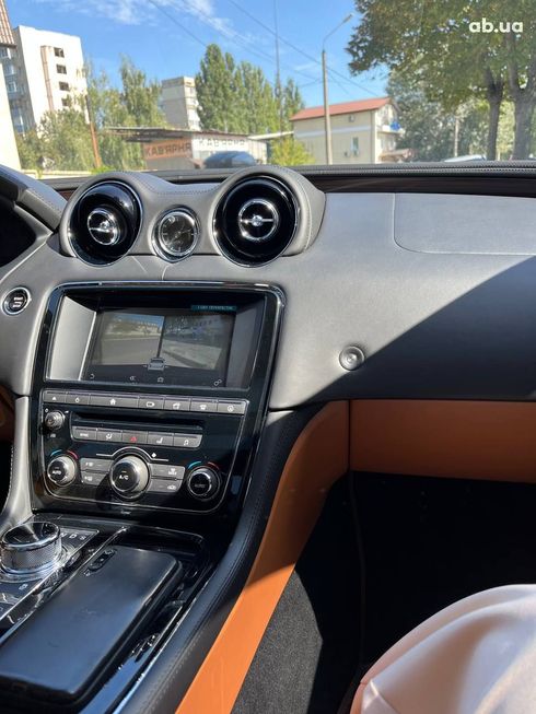 Jaguar XJ 2016 - фото 16