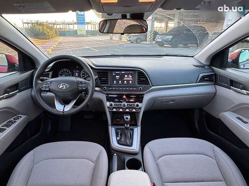 Hyundai Elantra 2019 - фото 23