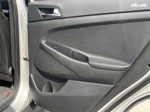 Hyundai Tucson 2016 серый - фото 13