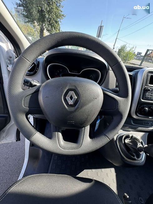 Renault Trafic 2018 - фото 16