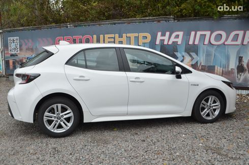 Toyota Corolla 2019 белый - фото 4