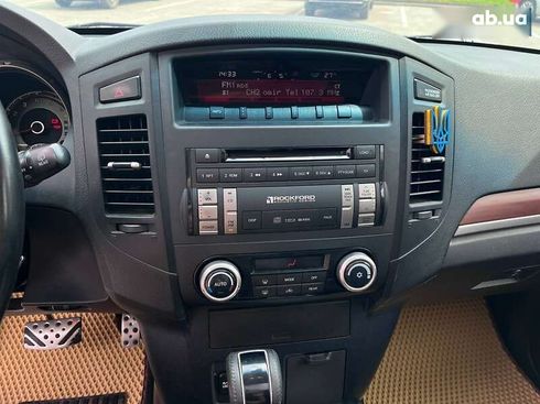 Mitsubishi Pajero 2012 - фото 16