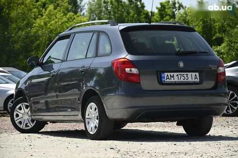 Skoda Fabia 2009 - фото 7