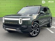 Продаж вживаних Rivian R1S 2024 року - купити на Автобазарі