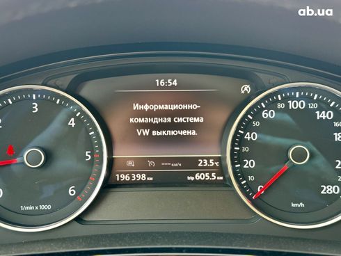 Volkswagen Touareg 2016 белый - фото 14