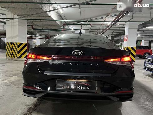 Hyundai Elantra 2022 - фото 9