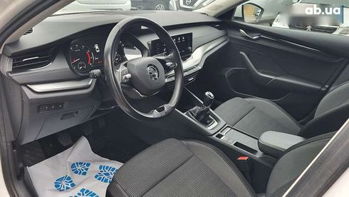 Skoda Octavia 2021 - фото 23