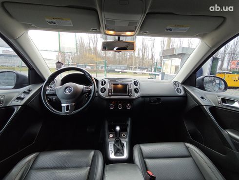 Volkswagen Tiguan 2017 серый - фото 16