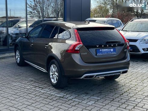 Volvo V60 Cross Country 2017 - фото 17